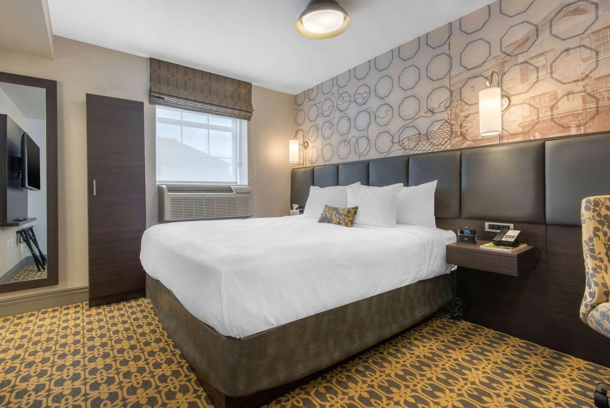 The Champlain Waterfront Hotel Ascend Hotel Collection Orillia Exteriér fotografie