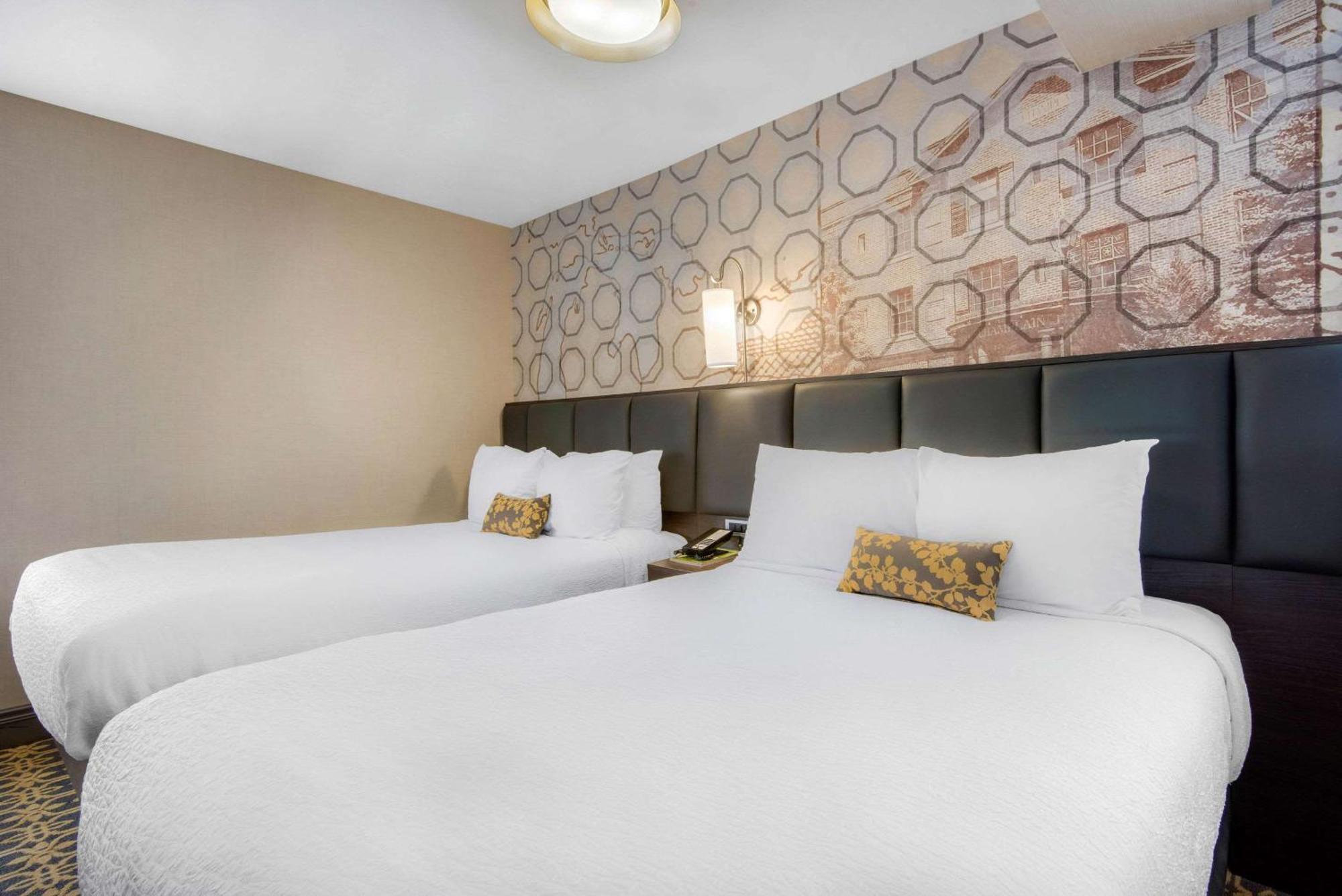 The Champlain Waterfront Hotel Ascend Hotel Collection Orillia Exteriér fotografie