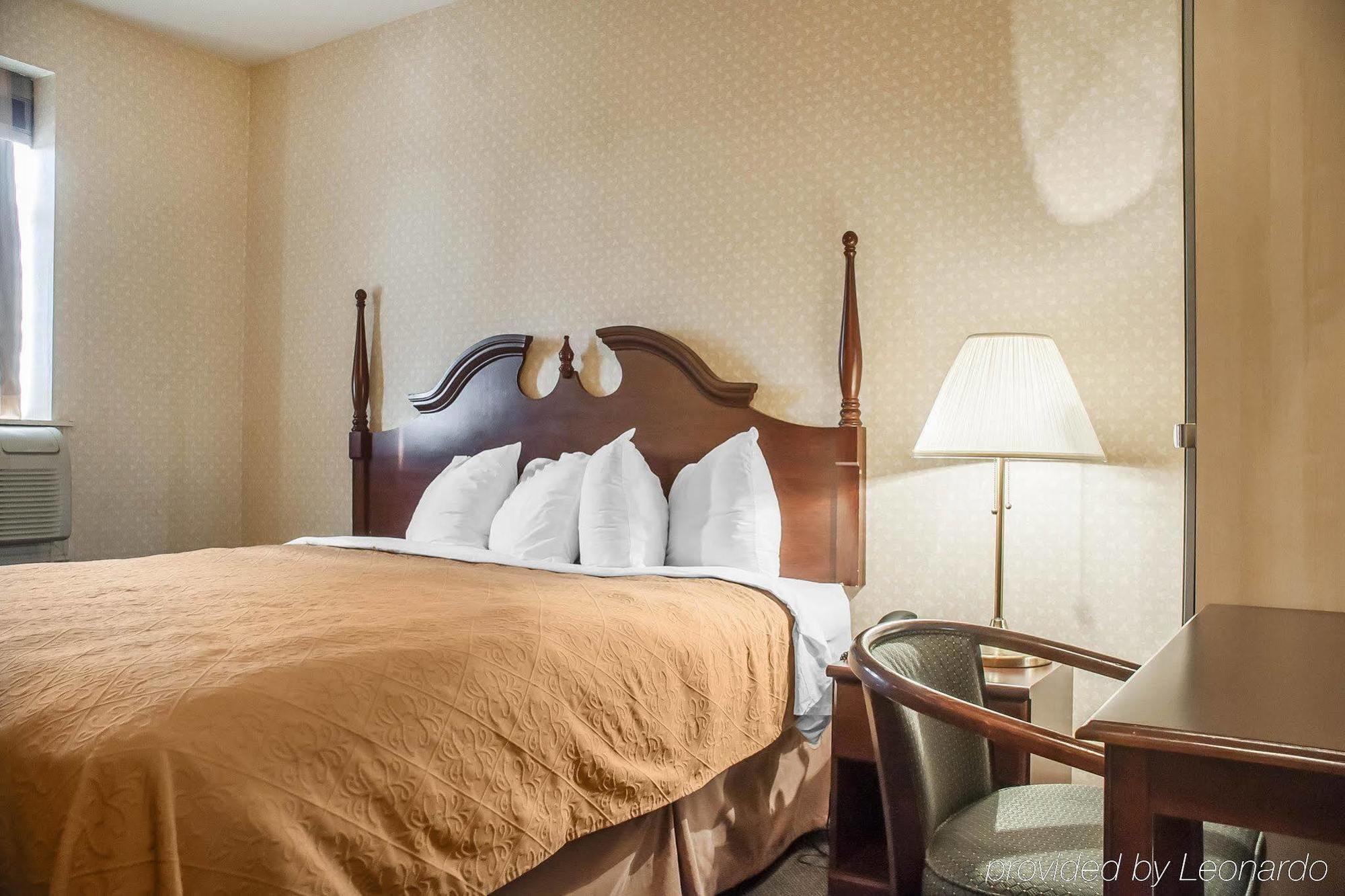 The Champlain Waterfront Hotel Ascend Hotel Collection Orillia Exteriér fotografie