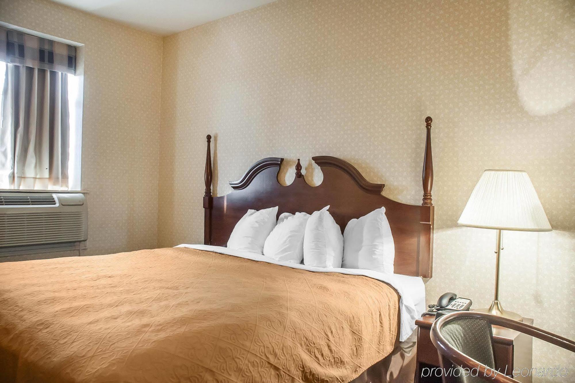 The Champlain Waterfront Hotel Ascend Hotel Collection Orillia Exteriér fotografie